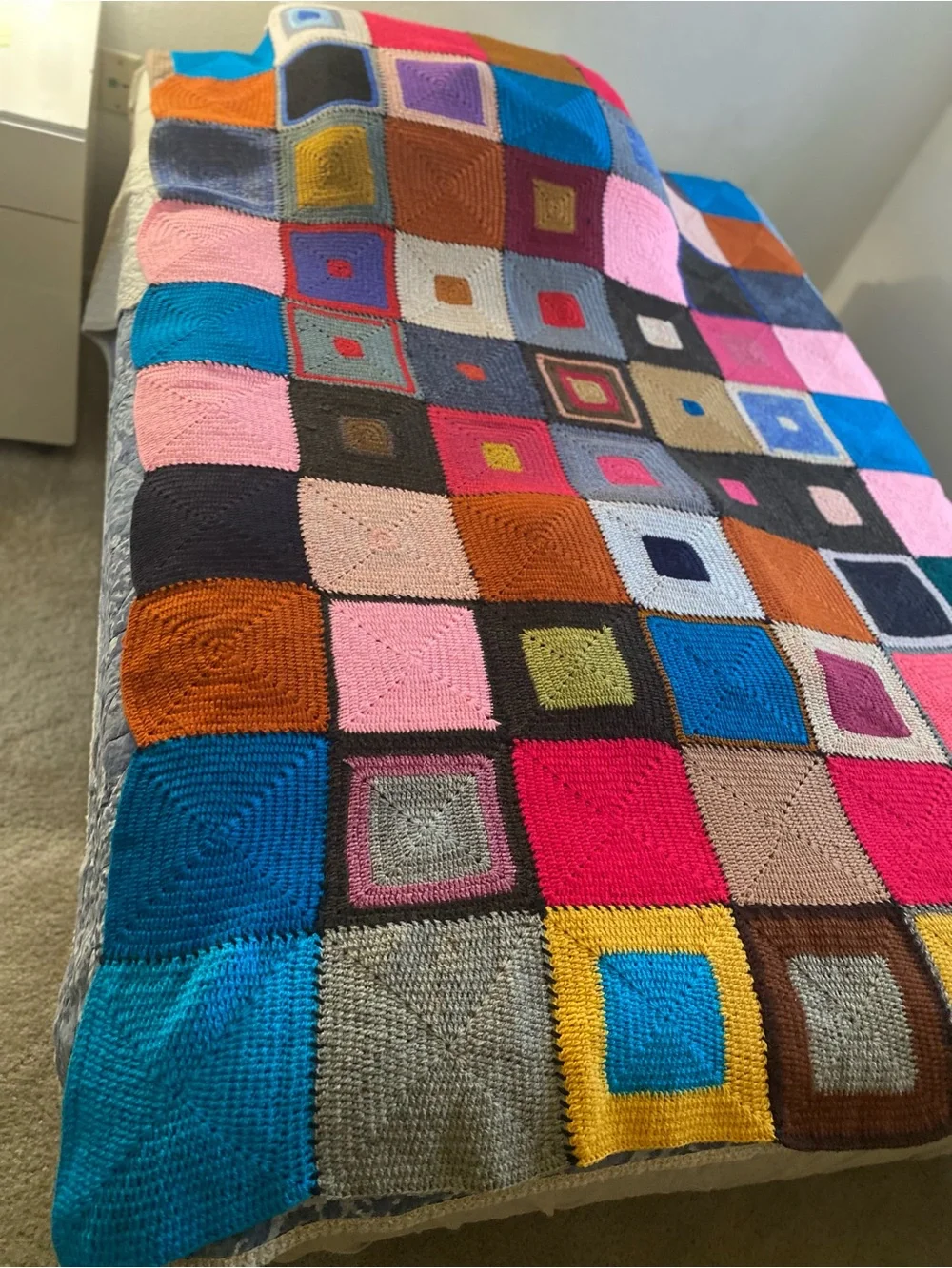Handmade Pattern Knitted Quilt Good Quality For Full Size to keep throw on Couch